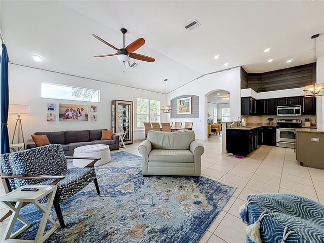 5846 BENT GRASS DRIVE, Valrico, FL 33596