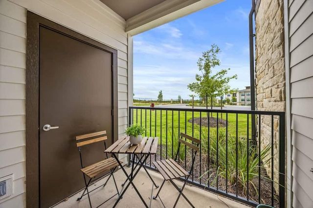 4835 E Yager LN 10302, Manor, TX 78653