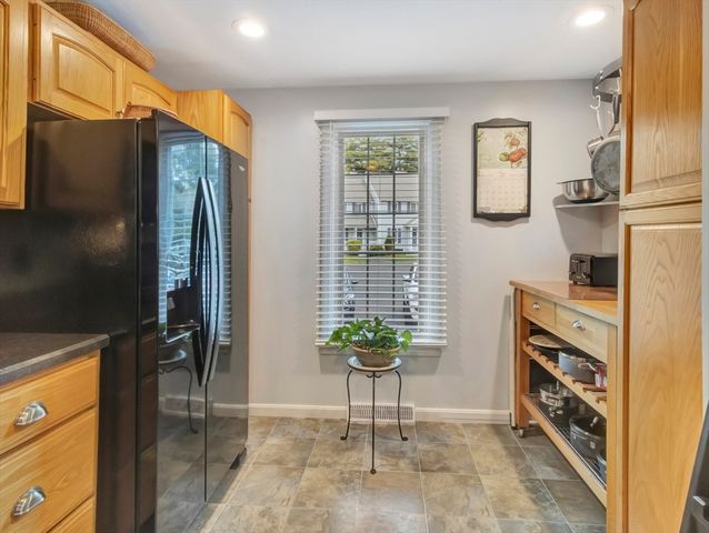 283 East Main 16, Norton, MA 02766