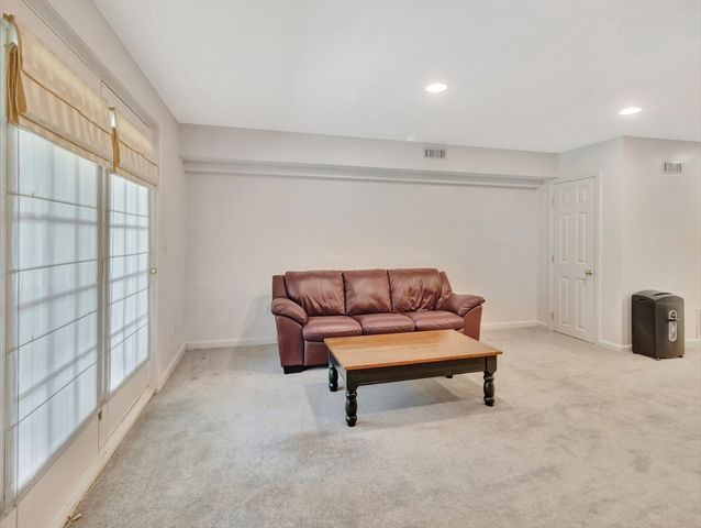 283 East Main 16, Norton, MA 02766