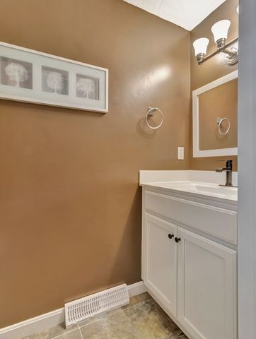 283 East Main 16, Norton, MA 02766
