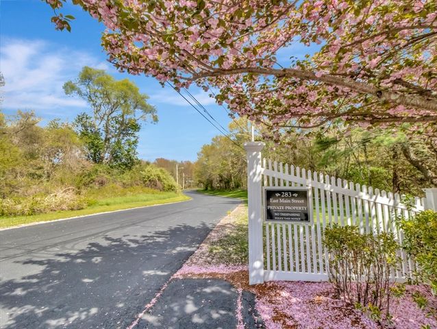 283 East Main 16, Norton, MA 02766
