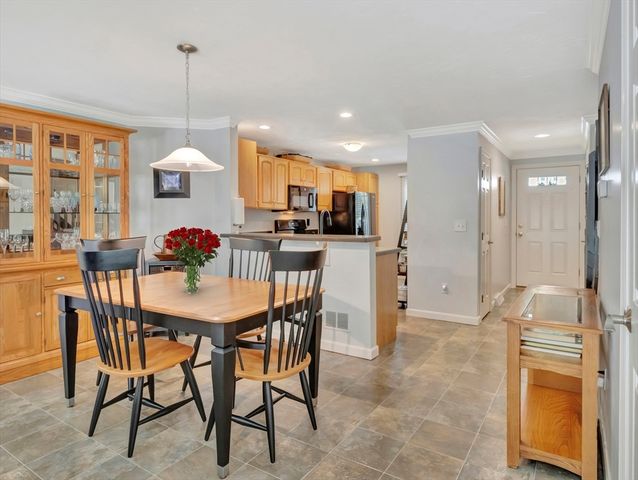 283 East Main 16, Norton, MA 02766