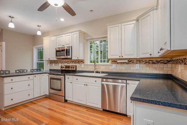 77 Spring Street, Cambridge, NY 12816