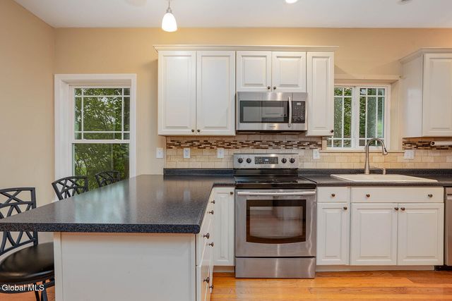 77 Spring Street, Cambridge, NY 12816
