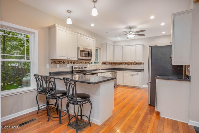 77 Spring Street, Cambridge, NY 12816