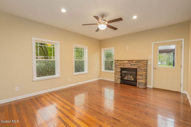 77 Spring Street, Cambridge, NY 12816