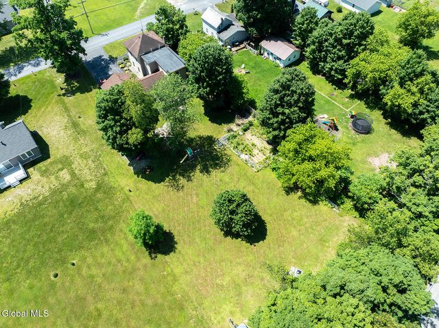 77 Spring Street, Cambridge, NY 12816