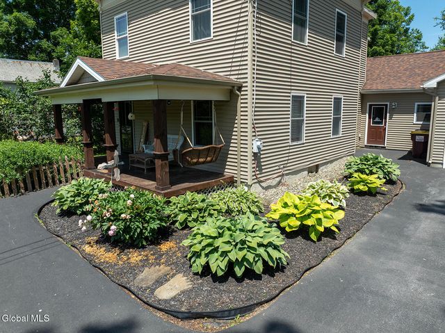77 Spring Street, Cambridge, NY 12816