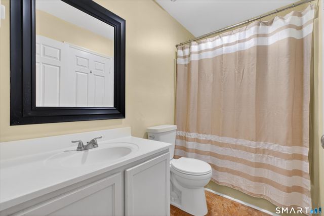 20 East Pembroke Road 8, Danbury, CT 06811