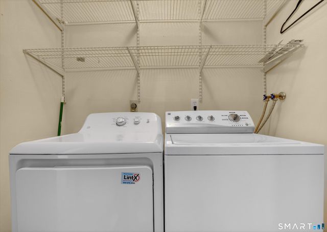 20 East Pembroke Road 8, Danbury, CT 06811