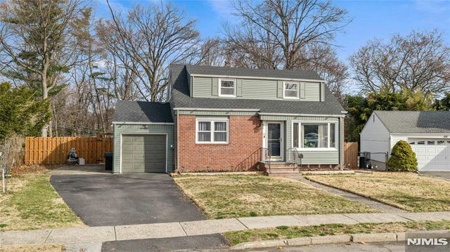 44 Schlosser Drive, Rochelle Park, NJ 07662