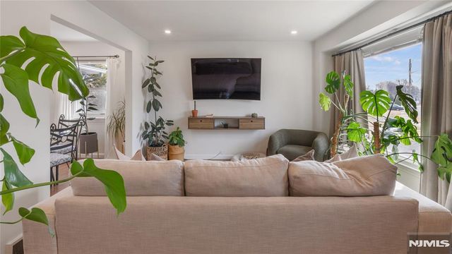 44 Schlosser Drive, Rochelle Park, NJ 07662