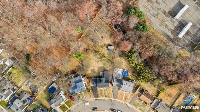 44 Schlosser Drive, Rochelle Park, NJ 07662