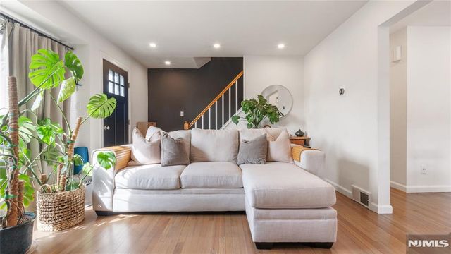 44 Schlosser Drive, Rochelle Park, NJ 07662