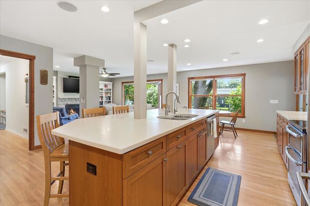 7109 Heatherton Trail, Edina, MN 55435