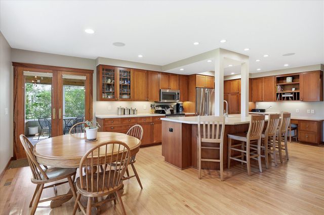 7109 Heatherton Trail, Edina, MN 55435