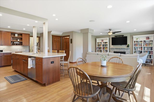 7109 Heatherton Trail, Edina, MN 55435