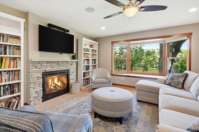 7109 Heatherton Trail, Edina, MN 55435
