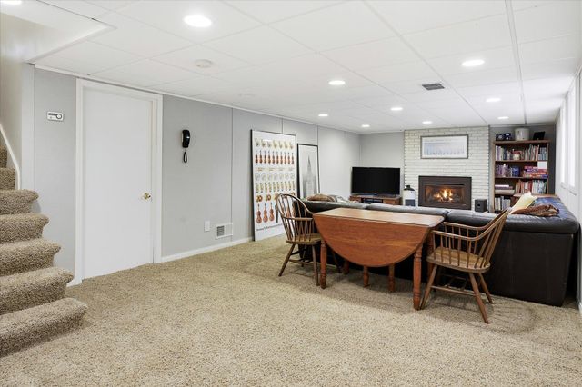 7109 Heatherton Trail, Edina, MN 55435
