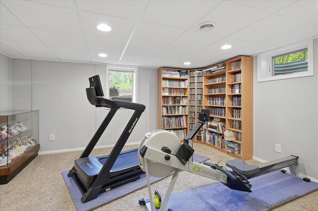 7109 Heatherton Trail, Edina, MN 55435