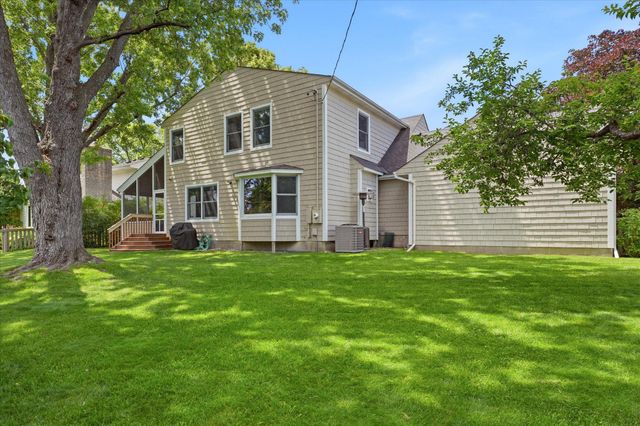 7109 Heatherton Trail, Edina, MN 55435