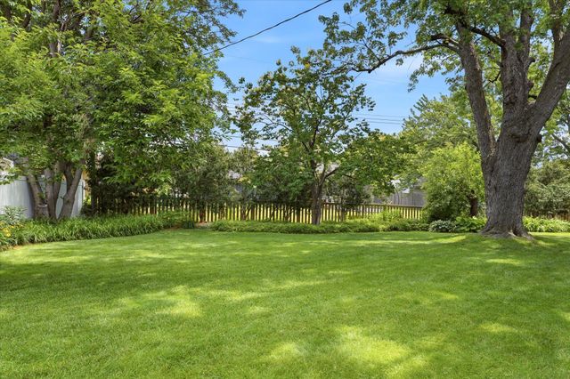 7109 Heatherton Trail, Edina, MN 55435