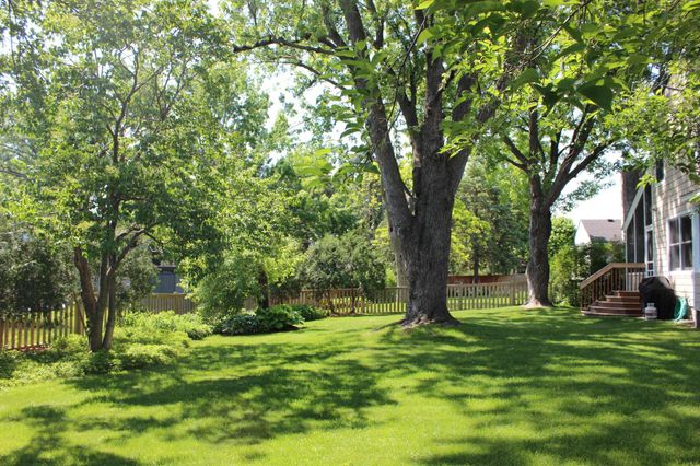 7109 Heatherton Trail, Edina, MN 55435