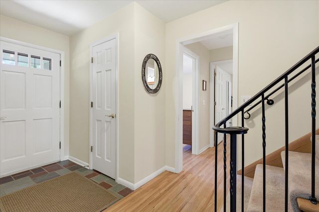 7109 Heatherton Trail, Edina, MN 55435