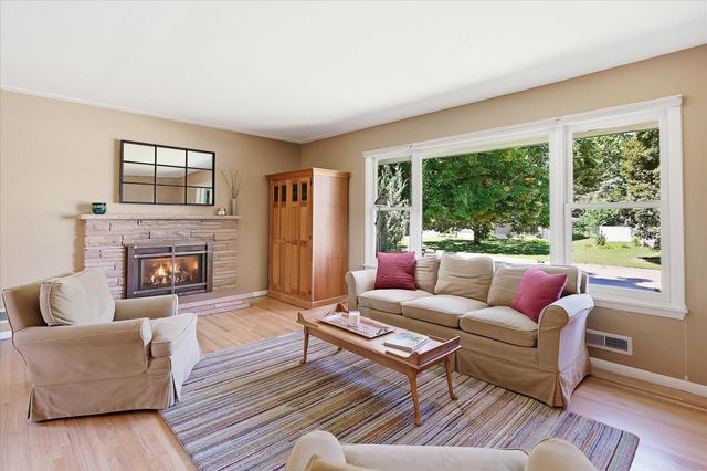 7109 Heatherton Trail, Edina, MN 55435