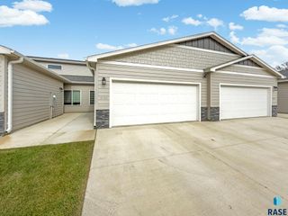8044 E Tencate Pl Place, Sioux Falls, SD 57110