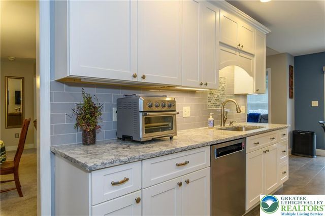 1181 Briarwood Lane, Easton, PA 18040