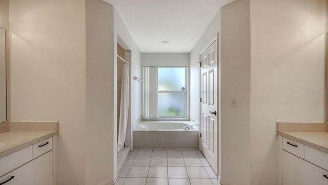 6005 CEDARWOOD LANE, Bradenton, FL 34203