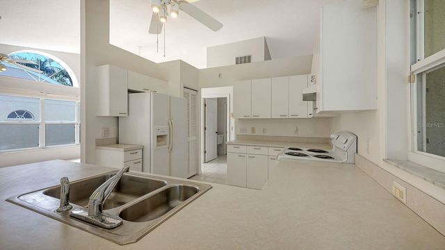 6005 CEDARWOOD LANE, Bradenton, FL 34203