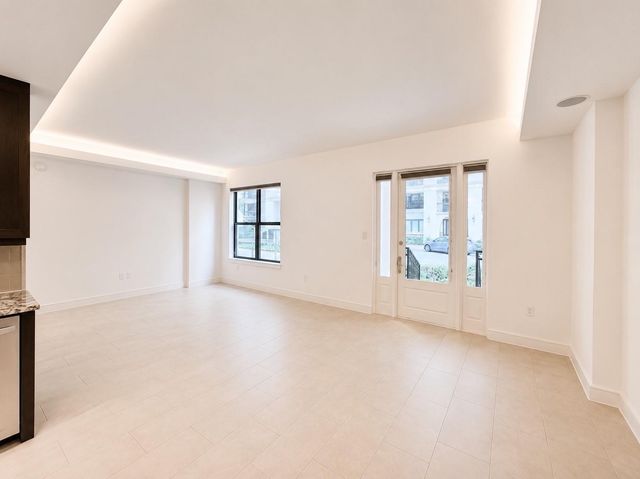 2303 Mid Lane 106, Houston, TX 77027