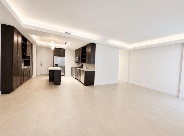2303 Mid Lane 106, Houston, TX 77027