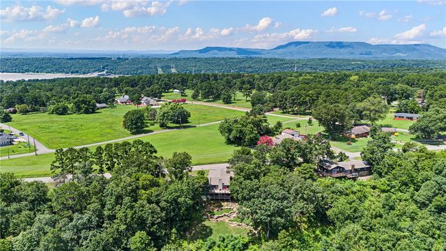 1317 Skyline Drive, Russellville, AR 72802