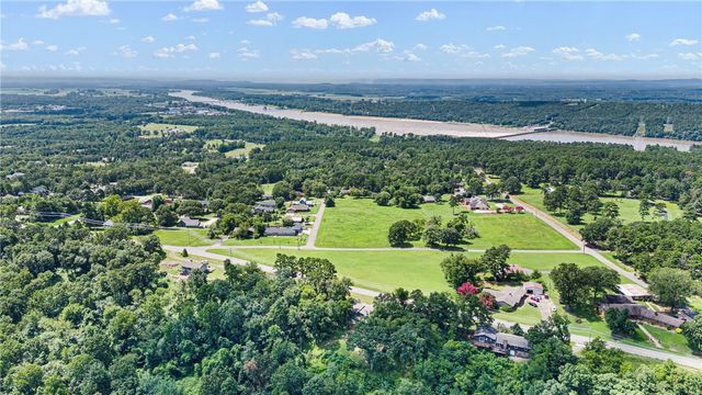 1317 Skyline Drive, Russellville, AR 72802