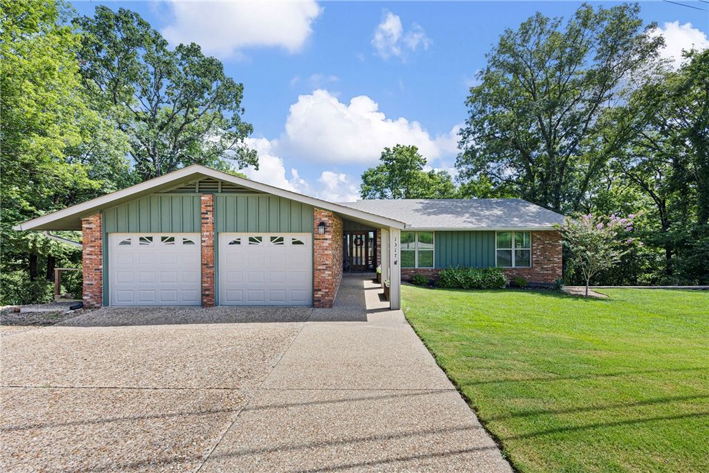 1317 Skyline Drive, Russellville, AR 72802