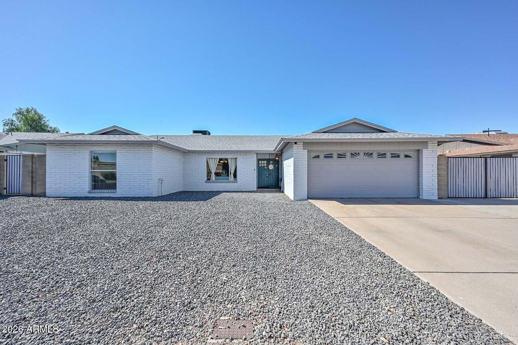 5825 W CROCUS Drive, Glendale, AZ 85306 — exterior