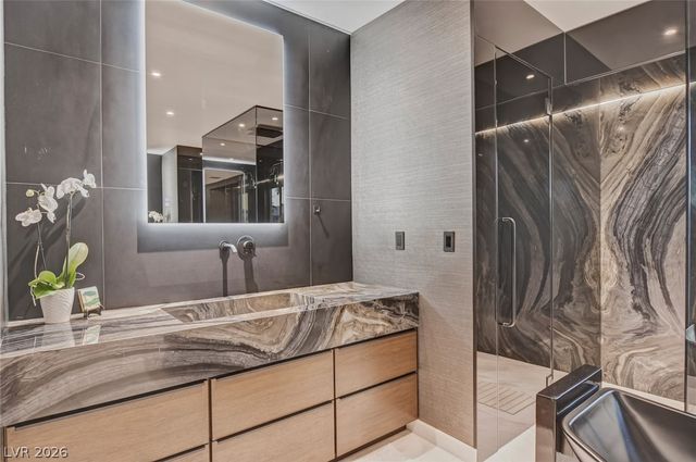 10736 Penhurst Way, Las Vegas, NV 89135