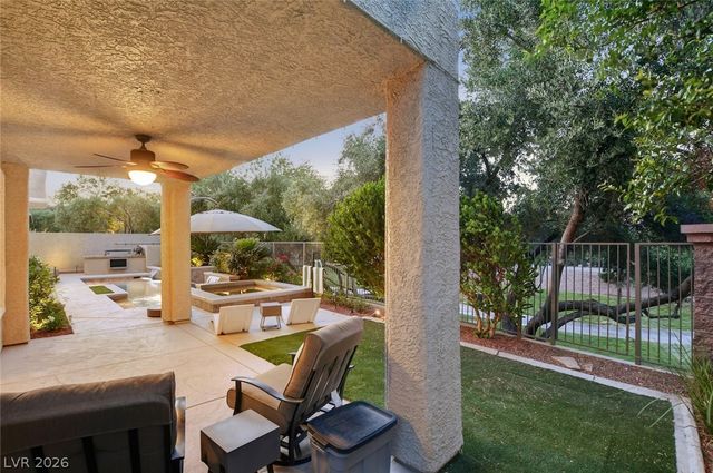 10736 Penhurst Way, Las Vegas, NV 89135