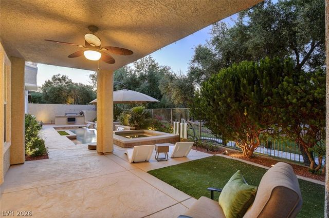 10736 Penhurst Way, Las Vegas, NV 89135
