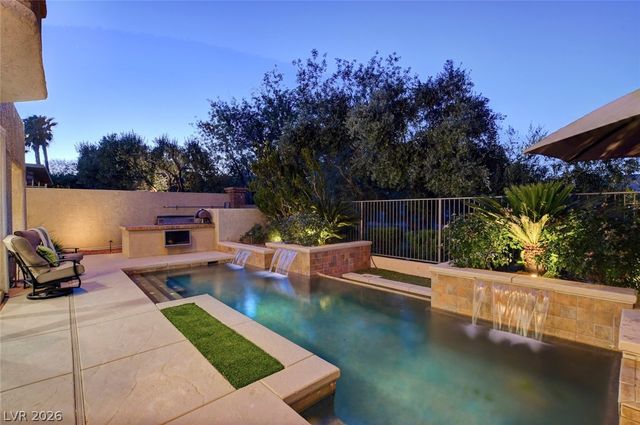 10736 Penhurst Way, Las Vegas, NV 89135