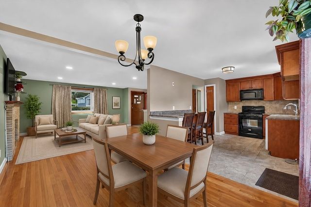 38 Paulson Drive, Burlington, MA 01803