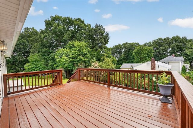 38 Paulson Drive, Burlington, MA 01803