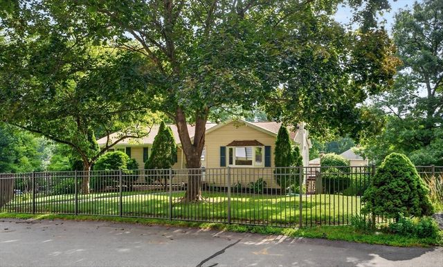 38 Paulson Drive, Burlington, MA 01803