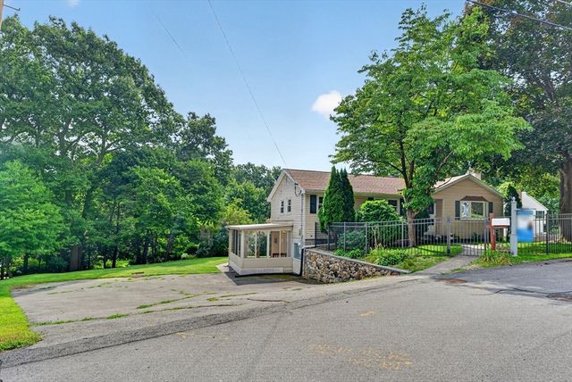38 Paulson Drive, Burlington, MA 01803