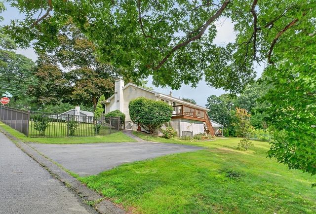 38 Paulson Drive, Burlington, MA 01803
