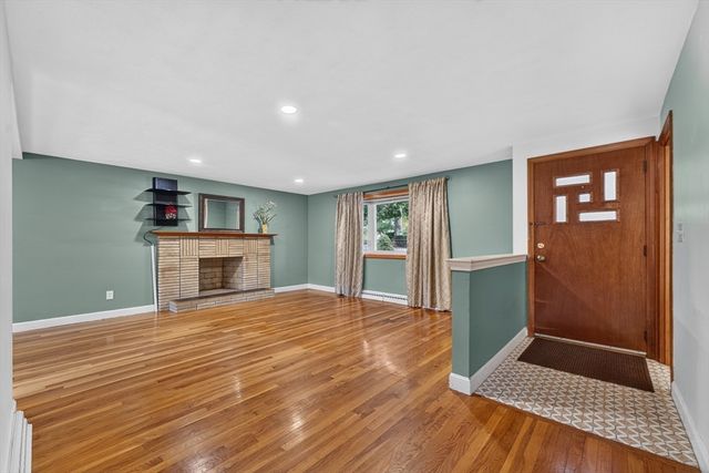 38 Paulson Drive, Burlington, MA 01803